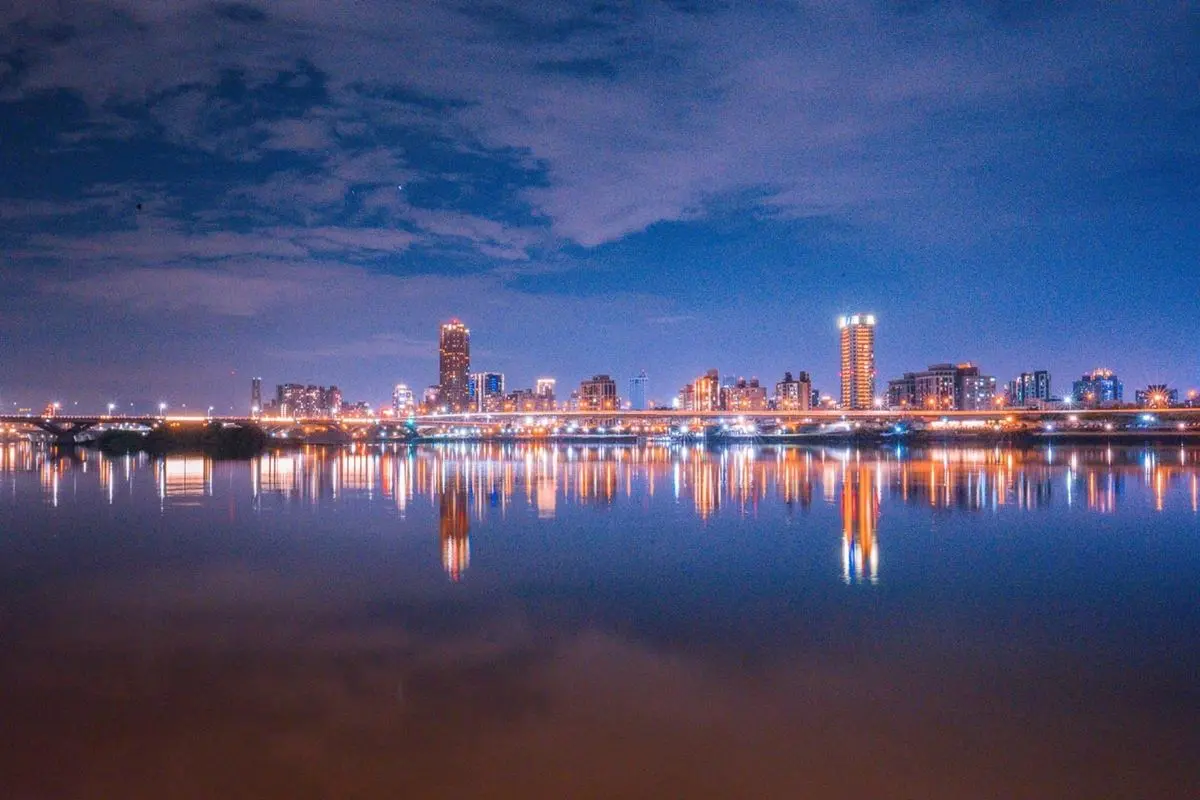七夕約會快衝！全台６大最浪漫夜景：美拍宜蘭藍眼淚、《山海樂章》裝置藝術