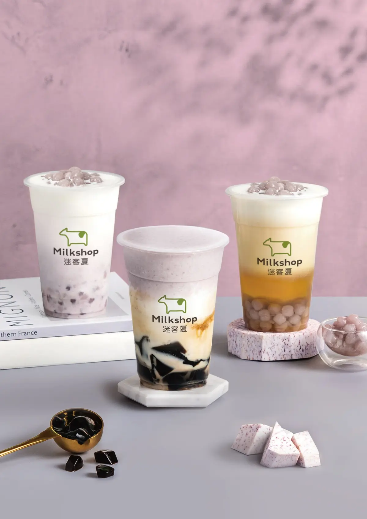 芋頭控跟上！迷客夏全新「芋芋仙草奶露」芋泥＋黑糖＋仙草凍，再送折扣券