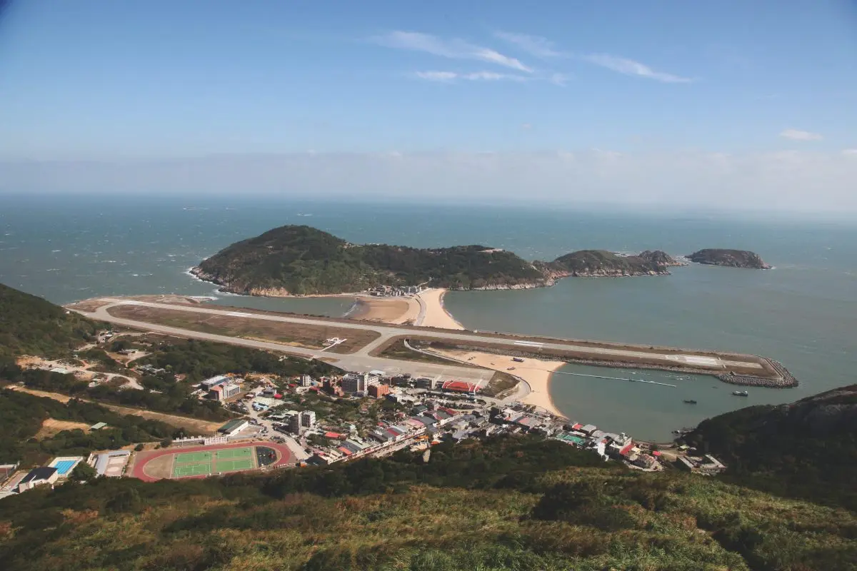 馬祖不只藍眼淚!2天1夜玩3島:住蒙古包、梅花鹿天堂、打卡台版聖托里尼 馬祖不只藍眼淚!2天1夜玩3島:住蒙古包、梅花鹿天堂、打卡台版聖托里尼