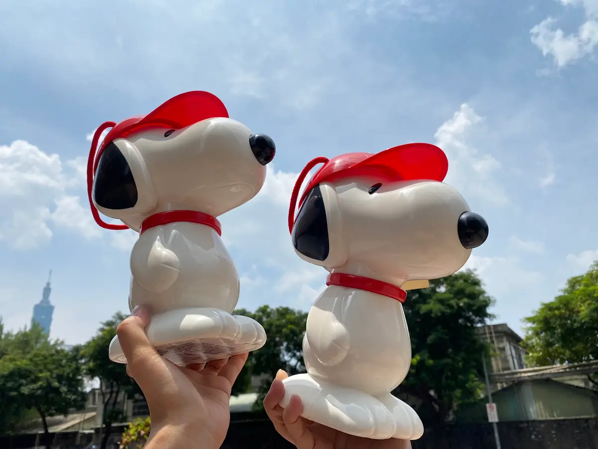 史努比控再接招！7-11獨家「SNOOPY棒球帽造型桶」，裝滿草莓蒟蒻快抱走
