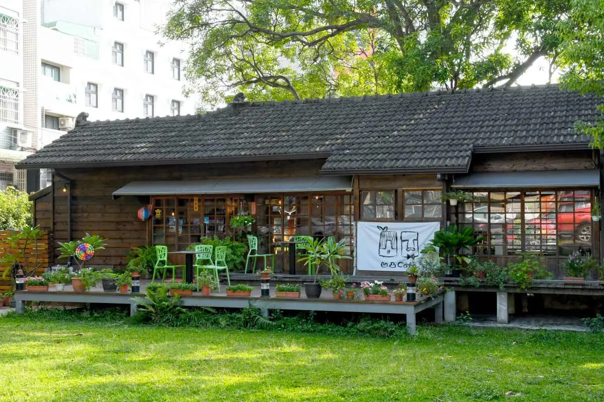 雲林偽出國景點！５處日式老宅好逛又好玩：全台首家古蹟誠品、懷舊布袋戲館