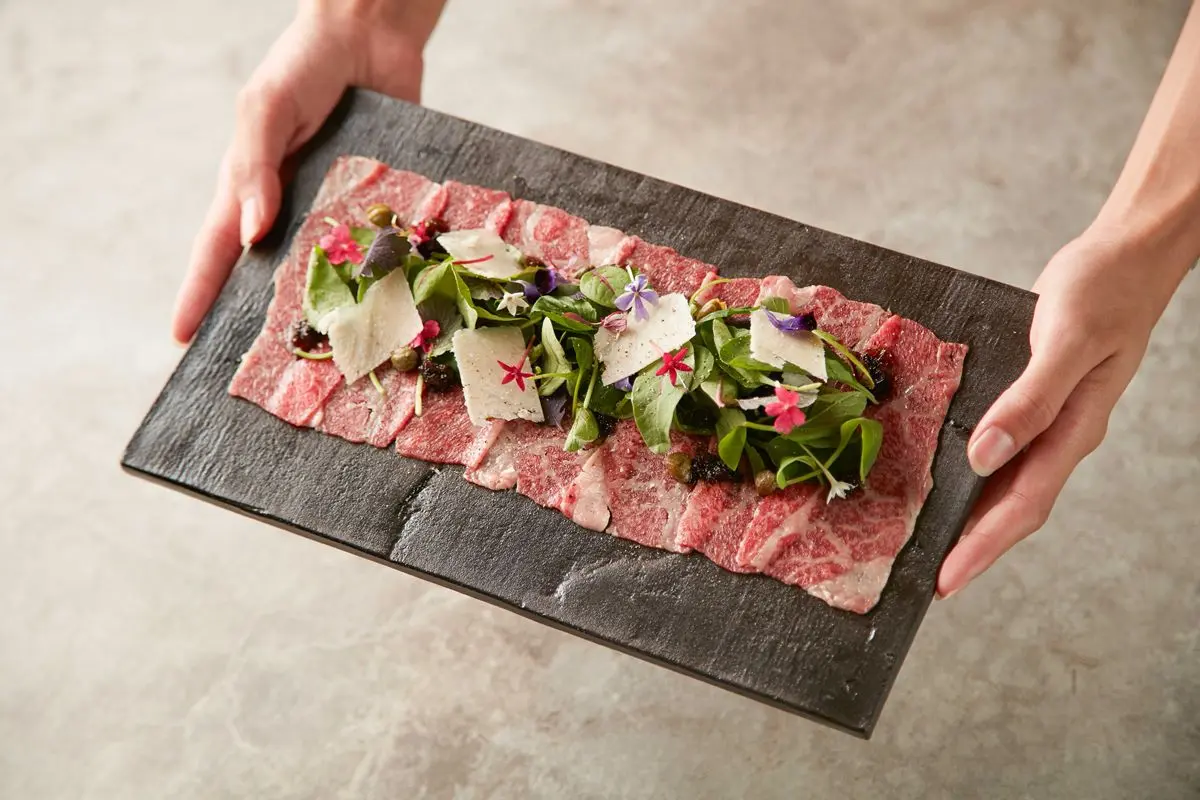 【新開店】乾杯全新「KANPAI CLASSIC」！唱KTV、吃全球唯一頂級和牛12部位