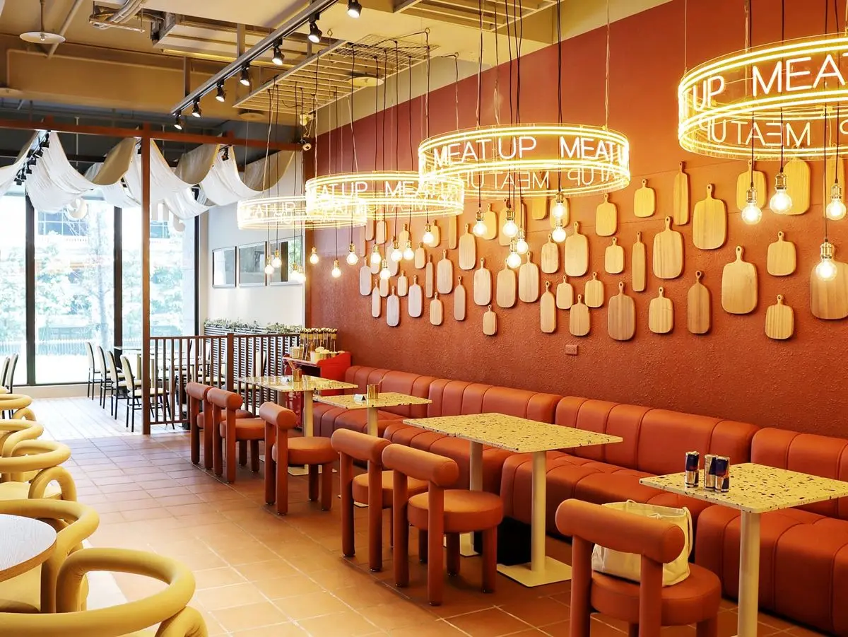 網美早午餐「環遊世界」新開店！秒飛美國紐約、普羅旺斯、普吉島場景超好拍