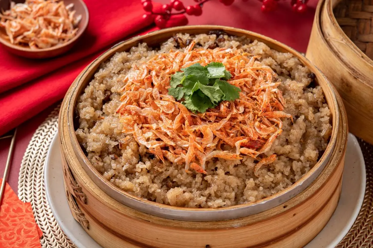 「米糕」「油飯」怎麼分?吃台南米糕做「1舉動」超NG,在地人全傻眼 「米糕」「油飯」怎麼分?吃台南米糕做「1舉動」超NG,在地人全傻眼