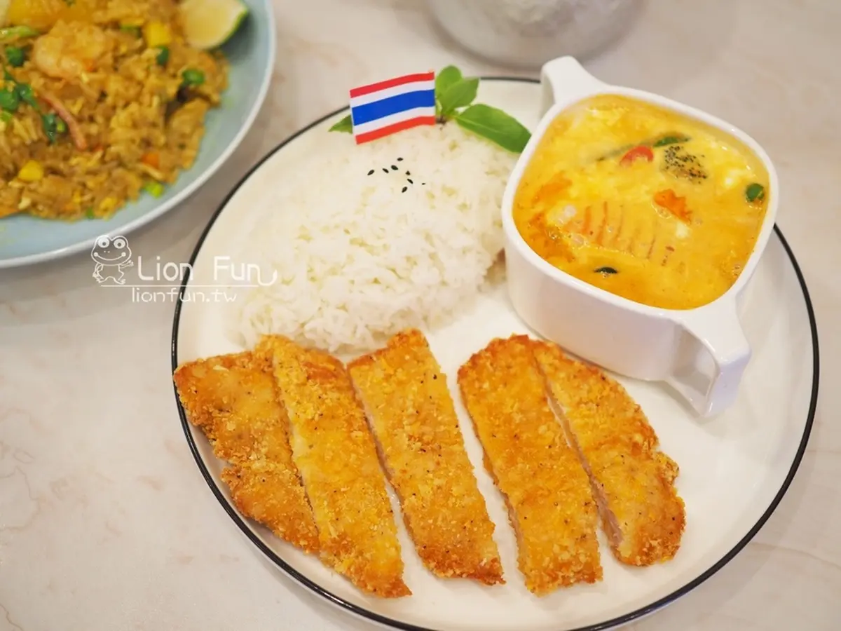 90元起開吃!高CP值「道地泰料」先嗑滿料鳳梨炒飯,大分量涼拌海鮮酸甜開胃 90元起開吃!高CP值「道地泰料」先嗑滿料鳳梨炒飯,大分量涼拌海鮮酸甜開胃