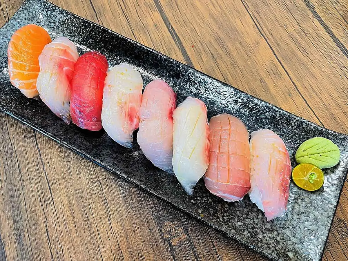 海鮮控暴動!「澎派生魚丼」爽嗑天使紅蝦、厚切鮭魚,干貝漢堡一吃上癮 海鮮控暴動!「澎派生魚丼」爽嗑天使紅蝦、厚切鮭魚,干貝漢堡一吃上癮