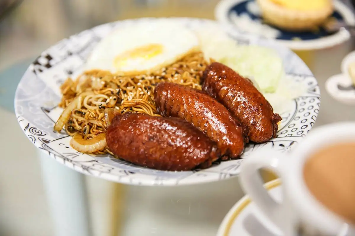 貓奴必訪!高雄「隱藏版港式餐廳」先搶每日限量蛋塔,還有喵星人陪吃超療癒 貓奴必訪!高雄「隱藏版港式餐廳」先搶每日限量蛋塔,還有喵星人陪吃超療癒