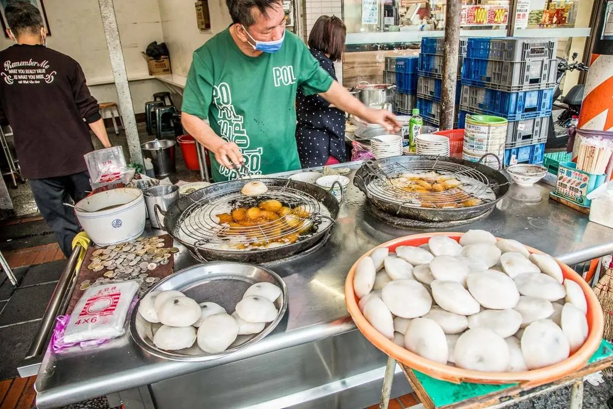 50元內爽吃!鹿港5家必吃小吃:30元麵線糊、祖傳三代肉圓、限量豆包 50元內爽吃!鹿港5家必吃小吃:30元麵線糊、祖傳三代肉圓、限量豆包
