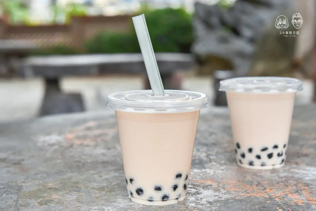 真的只要10元!佛心「無名珍奶」藏玉清宮旁,30年不變奶茶+Q彈珍珠太過癮 真的只要10元!佛心「無名珍奶」藏玉清宮旁,30年不變奶茶+Q彈珍珠太過癮