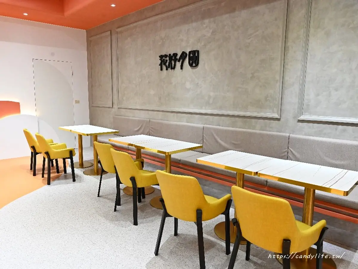 整桶提回家超浮誇!「台中最美飲料店」先搶1000cc水果茶,爆餡雞蛋糕超誘人 整桶提回家超浮誇!「台中最美飲料店」先搶1000cc水果茶,爆餡雞蛋糕超誘人