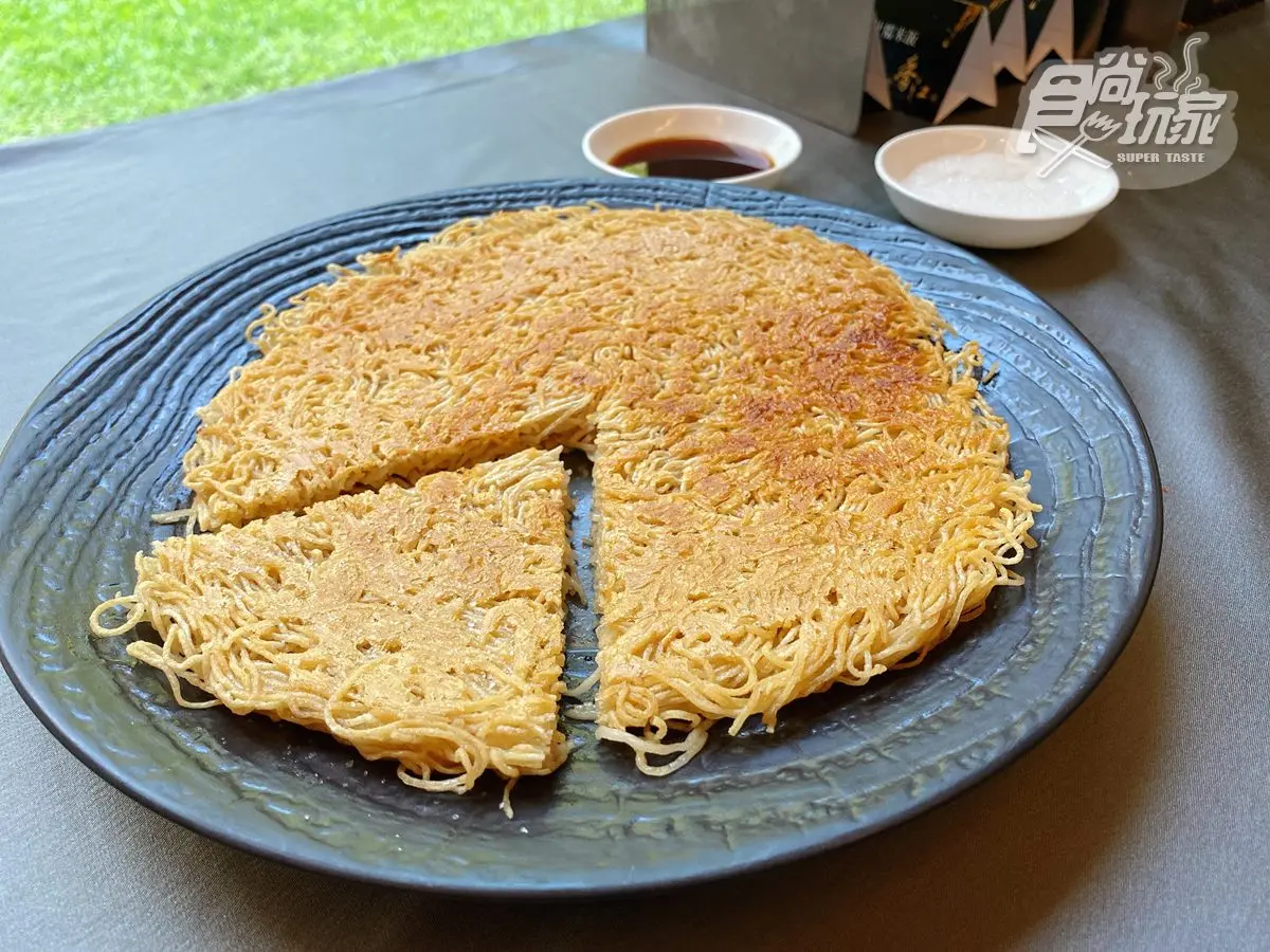 下一個米其林!超狂「麵條披薩」這裡吃,還有完勝速食店「牽絲海鮮版」蛋塔 下一個米其林!超狂「麵條披薩」這裡吃,還有完勝速食店「牽絲海鮮版」蛋塔