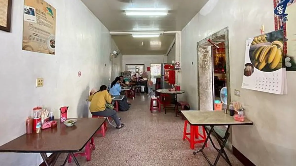 土地公庇佑！屏東「銅板價麵店」必點客家鹹湯圓，Q彈米苔目＋油蔥酥太唰嘴