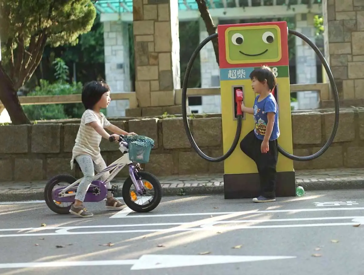 縮小版駕訓場！新北「交通主題公園」神複製，迷你加油站、洗車場小孩玩瘋（中獎名單已公布）