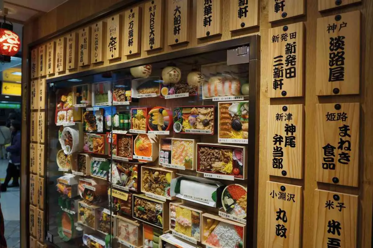 ２款百歲便當天天完售！日本鐵路便當大揭祕，東京「這間店」200種任你挑