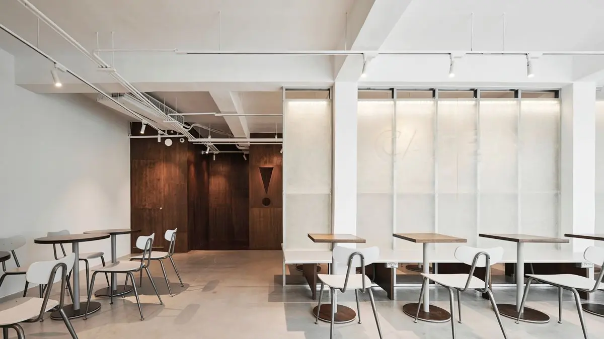 純白3層樓「CAFE!N」進駐台中!首聯名開賣「咖哩烏龍麵」,咖啡控快衝打卡 純白3層樓「CAFE!N」進駐台中!首聯名開賣「咖哩烏龍麵」,咖啡控快衝打卡