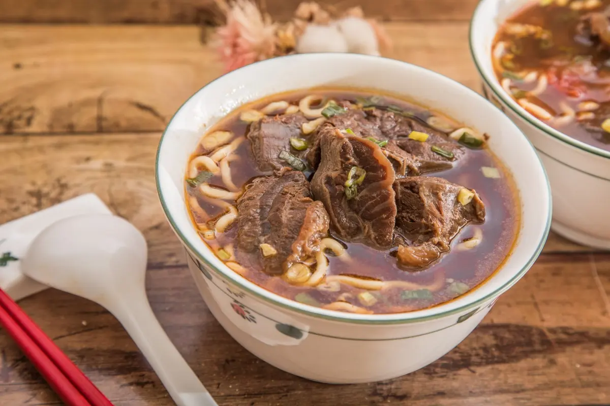 桃園人推爆!中壢5必吃牛肉麵:免費加麵加湯、1700則好評、只賣1種湯頭 桃園人推爆!中壢5必吃牛肉麵:免費加麵加湯、1700則好評、只賣1種湯頭
