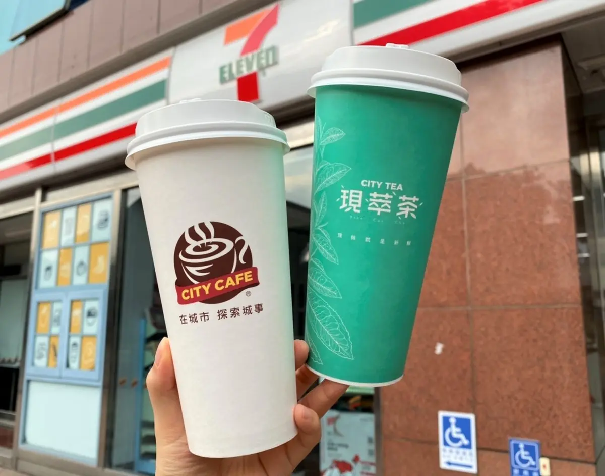7-11咖啡最狂「買10送10」！４超商雙十國慶優惠包，全家古娃娃霜淇淋買一送一