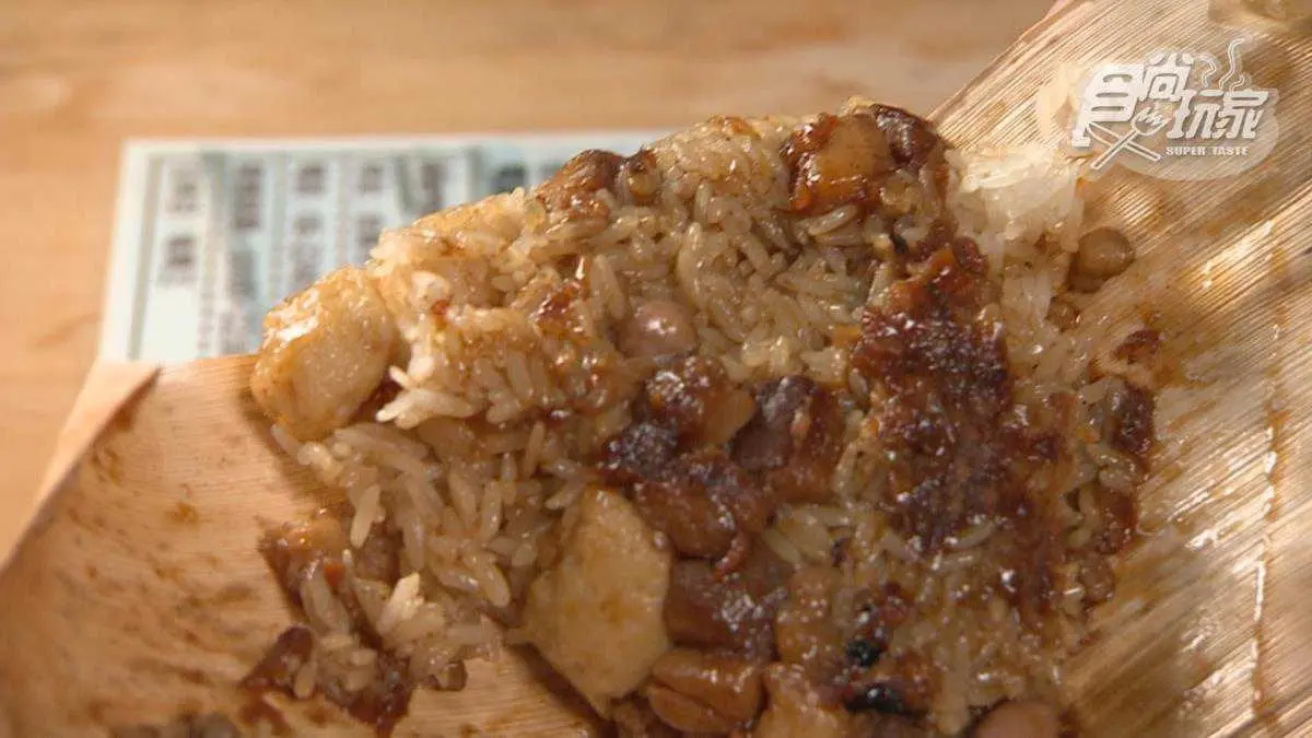 飄香一甲子！台南古早味「粽葉米糕」吸飽滷汁，Ｑ彈糯米＋傳統滷丸鹹香唰嘴