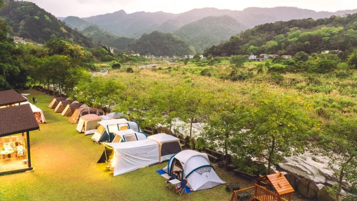 入秋露營去！７大特色營地推薦：住１晚800元有找、落羽松＋雲海美景一次收