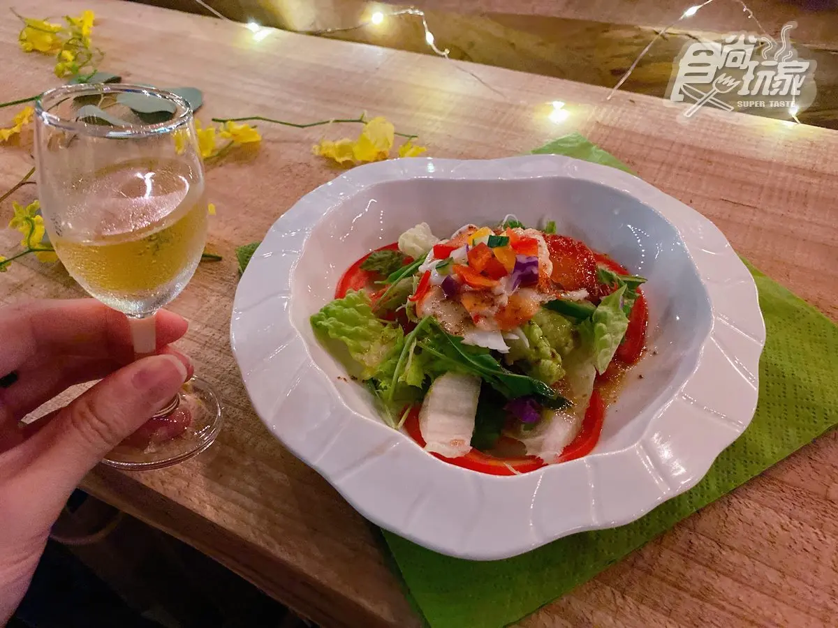 最新地標「宇宙塔」飯店!每間房都有無敵景觀,早餐就有「現切牛排」吃到飽 最新地標「宇宙塔」飯店!每間房都有無敵景觀,早餐就有「現切牛排」吃到飽