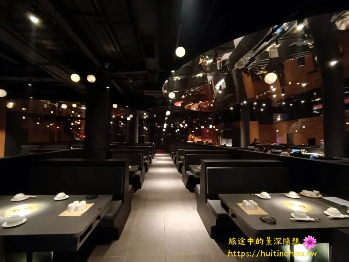 【新開店】天冷吃鍋！「新竹人氣麻辣鍋」插旗台中，先嗑浮誇「火焰炙燒豬」