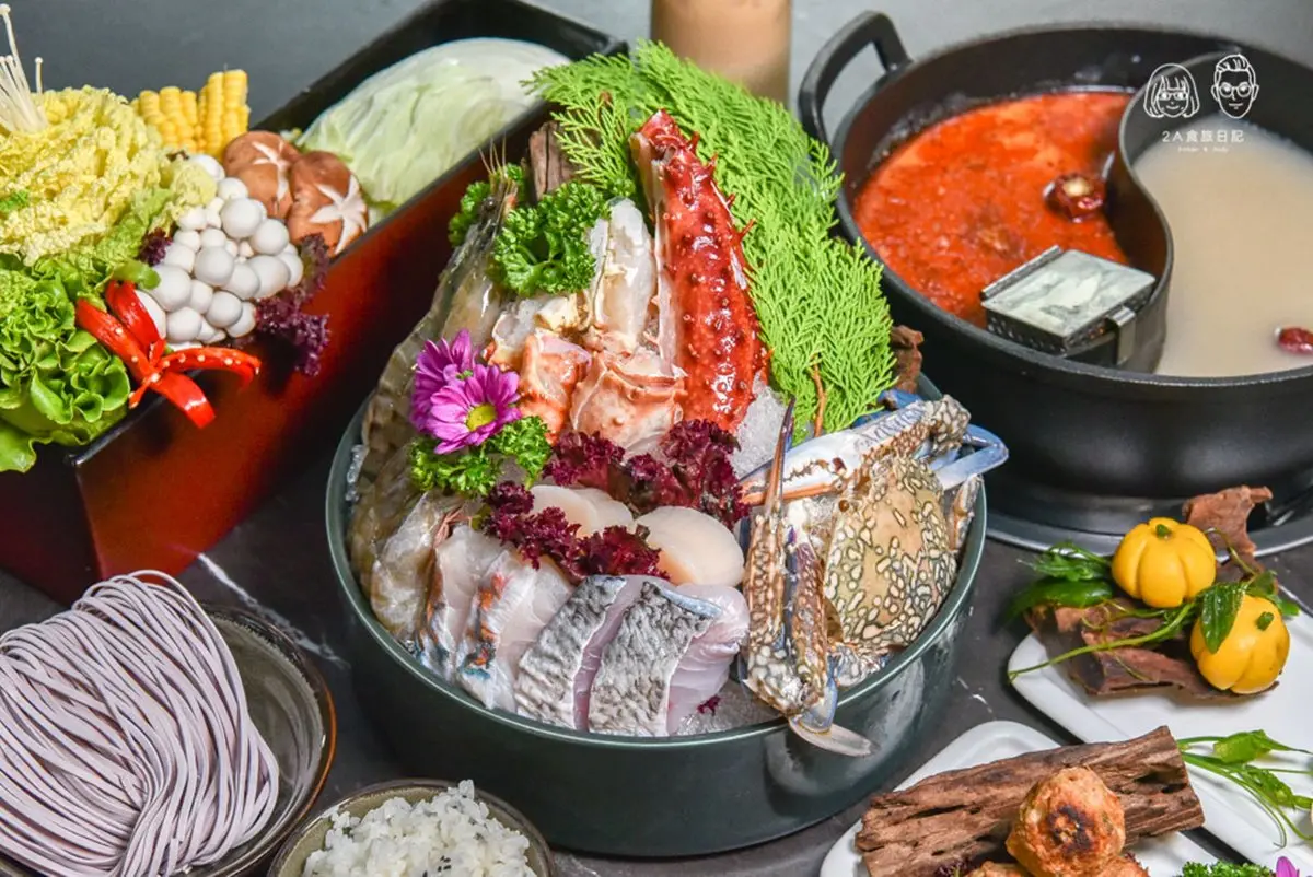 高達4.9好評！ 彰化紅到台中「浮誇系鍋物」，爽嗑肥美帝王蟹腳、玫瑰松阪豬