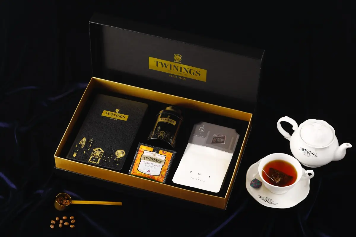 全球限量900盒!英皇室御用「TWININGS唐寧茶」推禮盒,再嘗世界咖啡冠軍特調 全球限量900盒!英皇室御用「TWININGS唐寧茶」推禮盒,再嘗世界咖啡冠軍特調