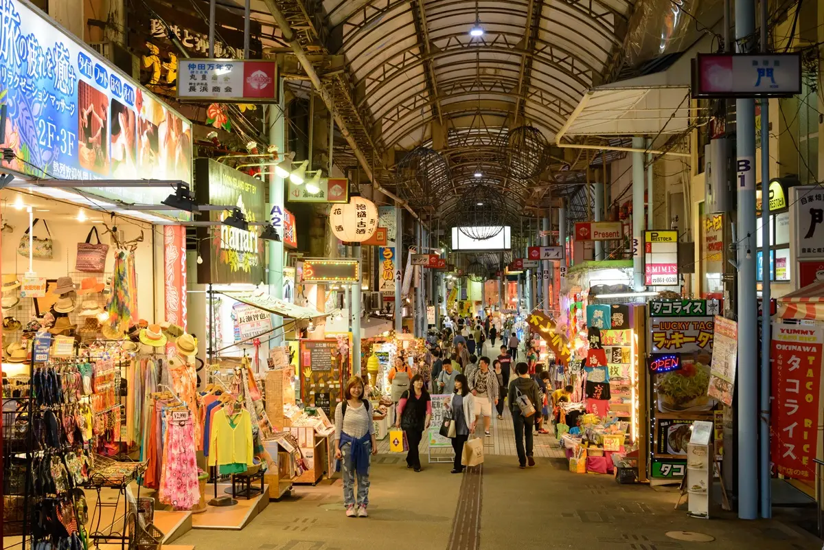 玩沖繩爽嗶悠遊卡！11/7起免手續費、超過2000家店可刷，水族館、國際通都OK