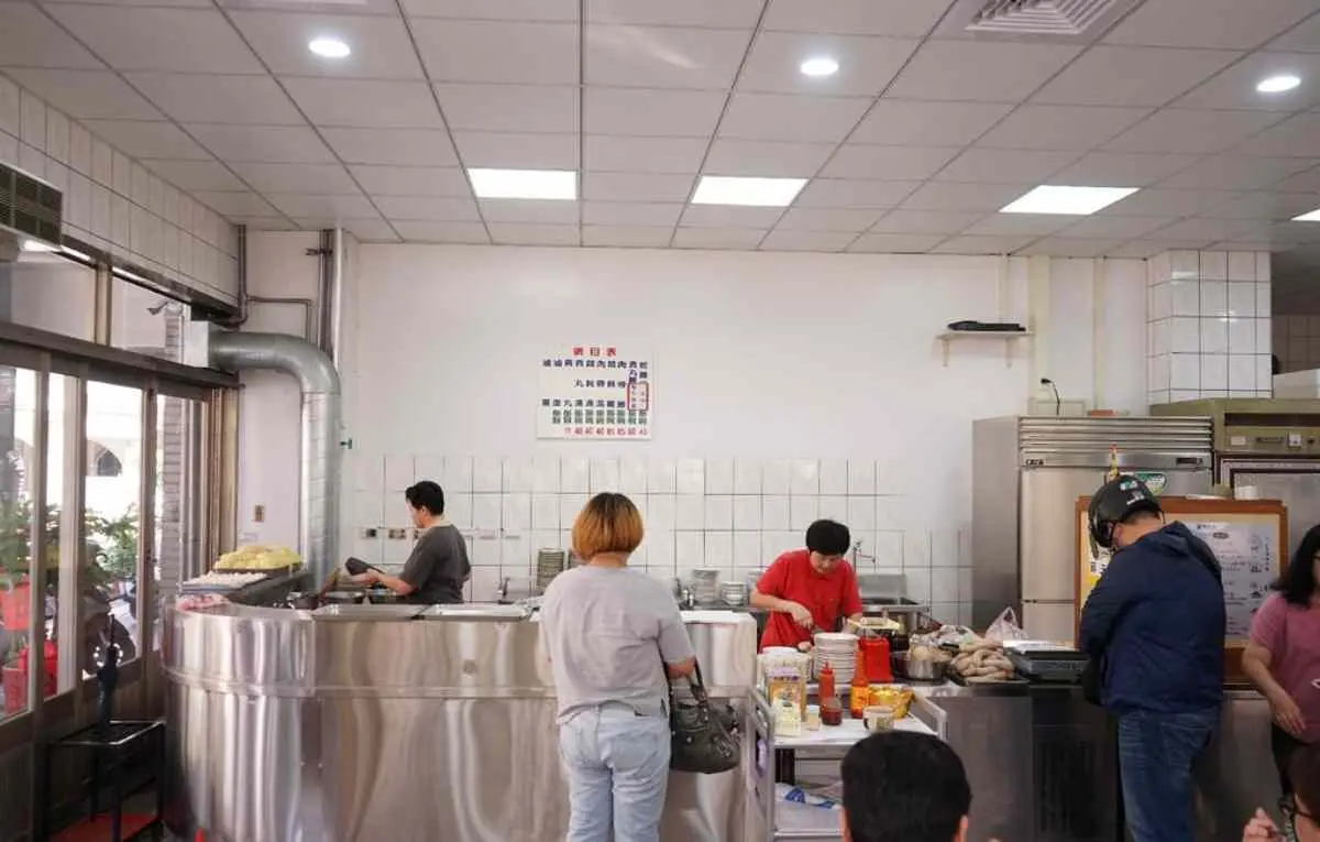 摃丸之王壘球大「摃丸筋」!新竹老店「隱藏美食」內行才知,切片Q彈有嚼勁 摃丸之王壘球大「摃丸筋」!新竹老店「隱藏美食」內行才知,切片Q彈有嚼勁