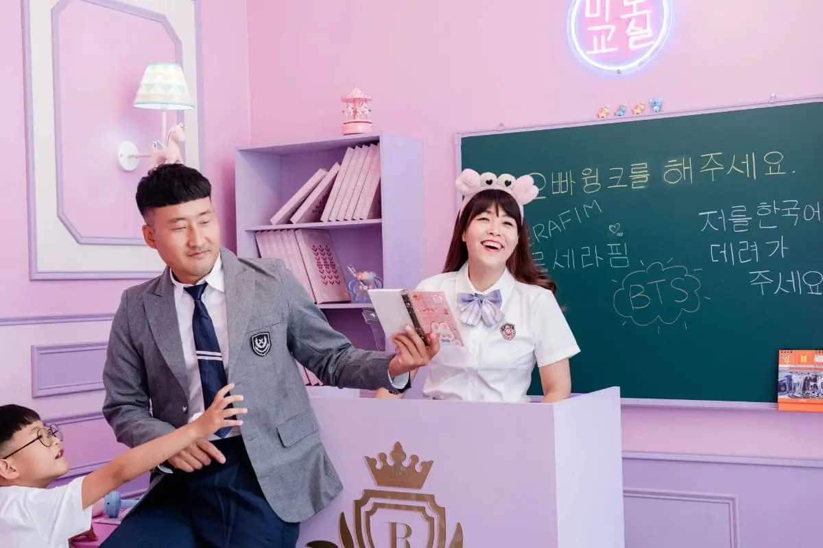 免飛韓國拍到手軟!彰化「歐式莊園」體驗穿韓服,古裝宮廷、高校場景通通有 免飛韓國拍到手軟!彰化「歐式莊園」體驗穿韓服,古裝宮廷、高校場景通通有