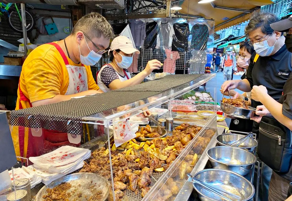 信義區都貴桑桑？永吉路→虎林街６家小資美食：15元甜甜圈、滿料烤鴨捲餅