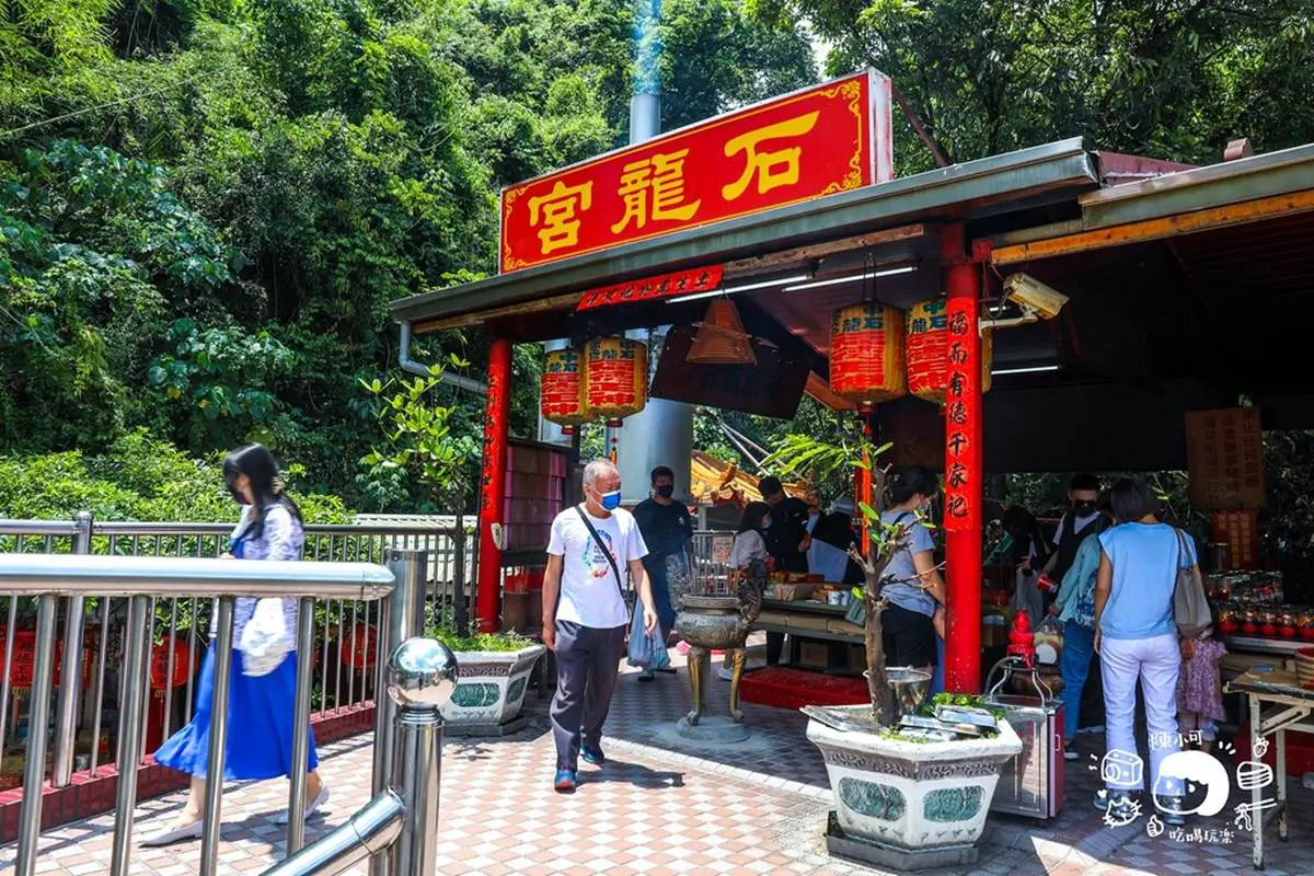2/4立春拜「泡麵土地公」！順遊南投中寮５景點：80米黃金龍廟、夢幻微笑天梯
