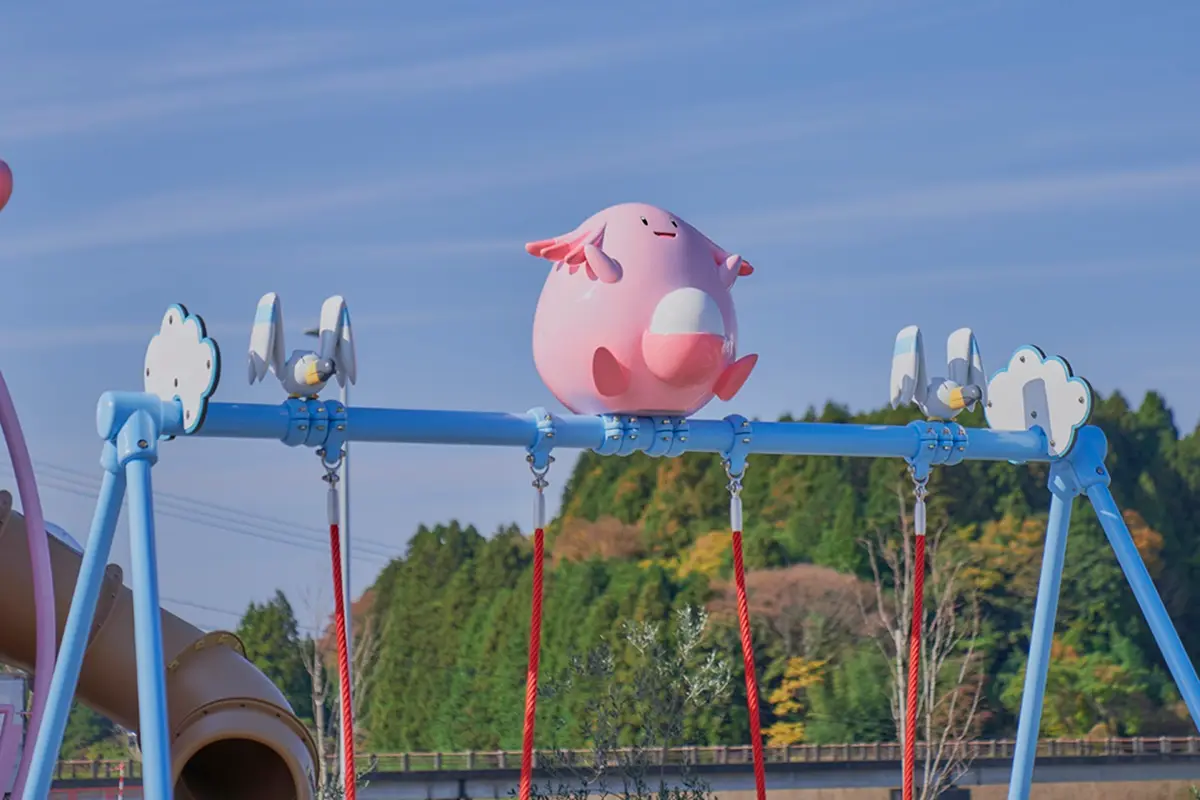 寶可夢粉先衝！日本超粉嫩「吉利蛋公園」，６公尺高溜滑梯、皮卡丘長椅拍爆