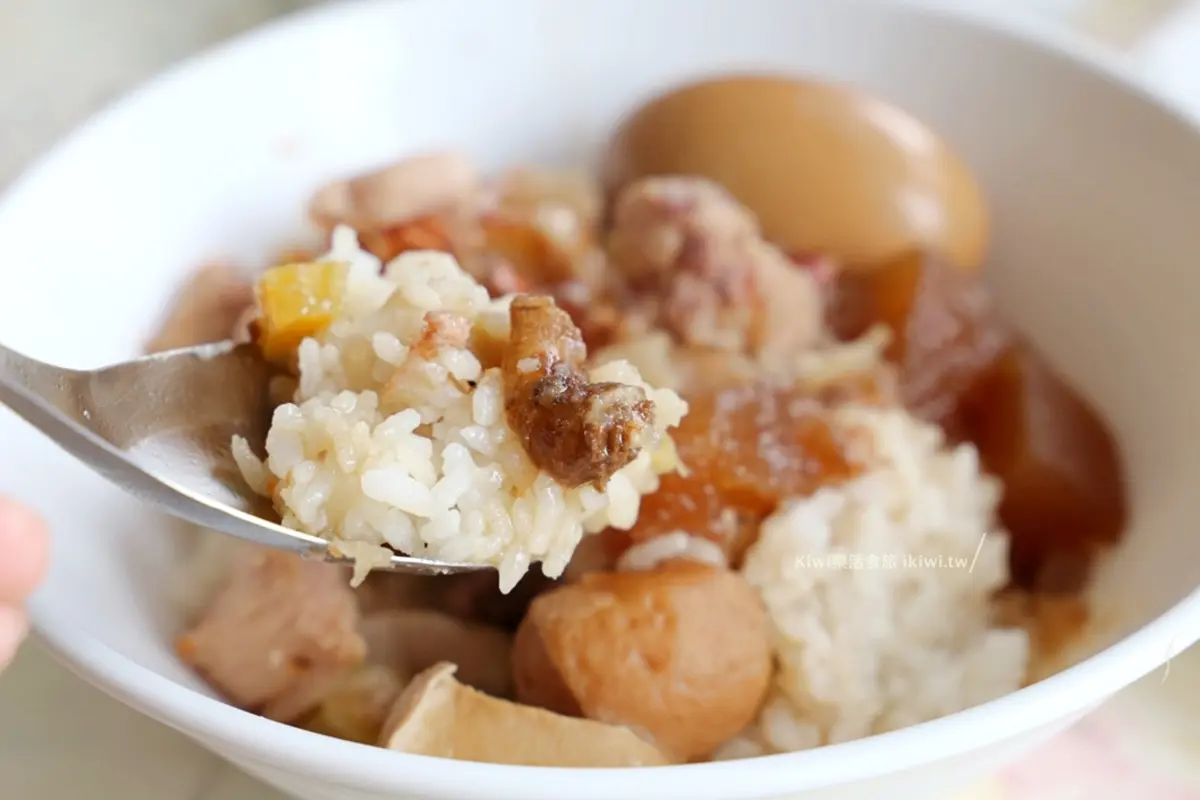 不是美食沙漠！雲林虎尾５銅板小吃：１元地瓜球、10元滿料湯、一甲子麵線