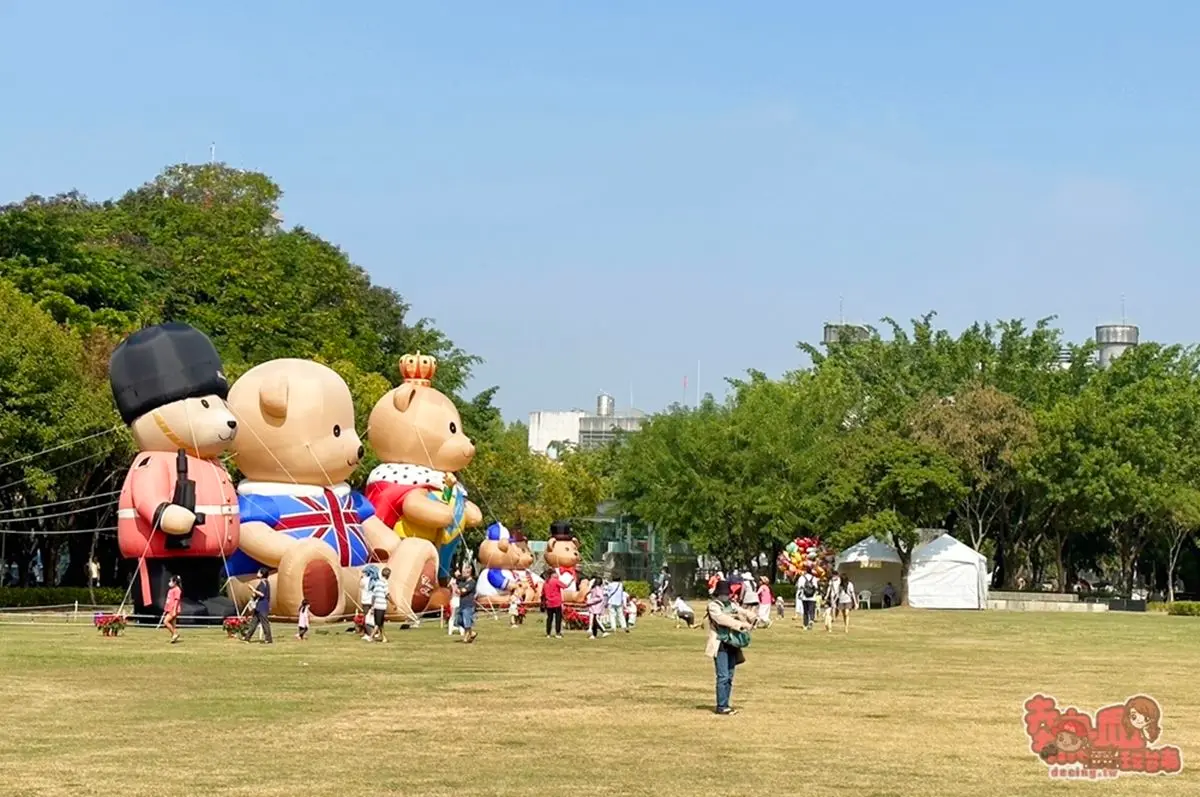10米高巨萌泰迪熊在台南!「熊熊快閃特展」療癒登場,臉書分享抽泰迪熊娃娃 10米高巨萌泰迪熊在台南!「熊熊快閃特展」療癒登場,臉書分享抽泰迪熊娃娃