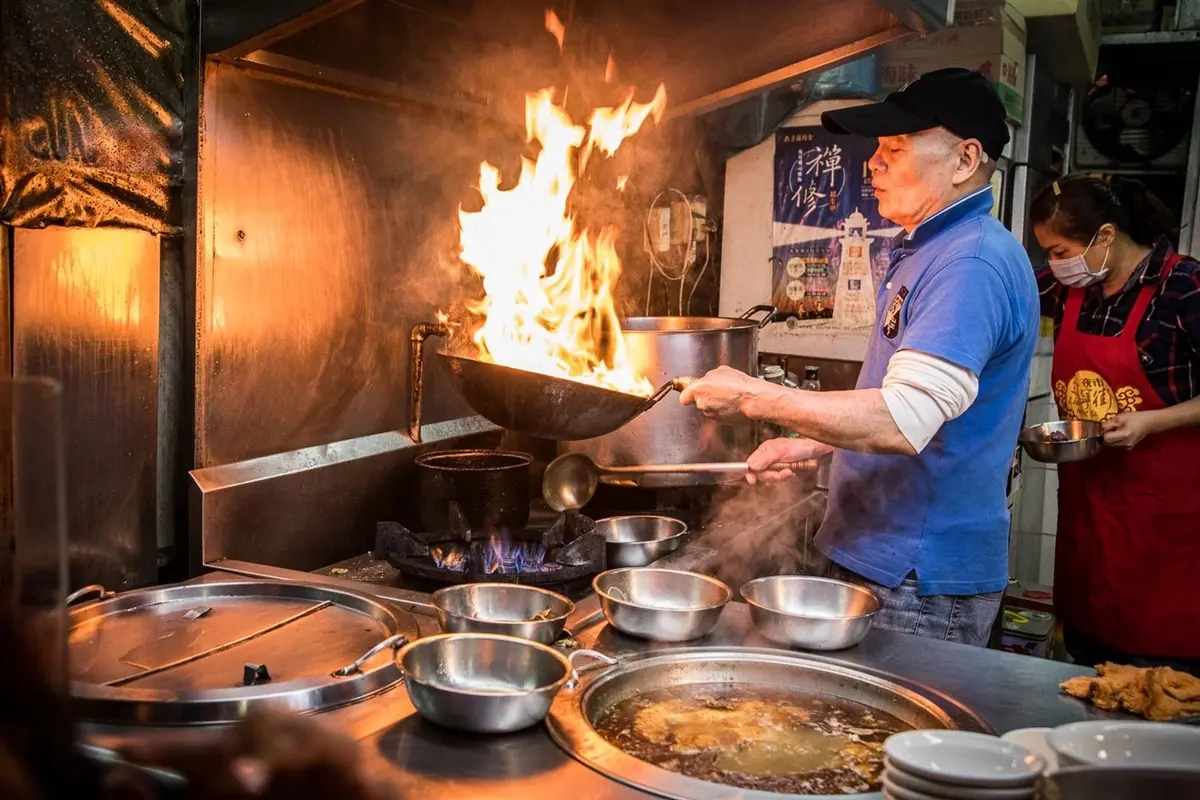 秋冬進補先收!全台6特色麻油雞:霸氣加整隻蟹、免費加湯800次、2小時秒殺 秋冬進補先收!全台6特色麻油雞:霸氣加整隻蟹、免費加湯800次、2小時秒殺
