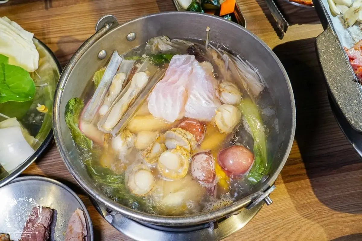 吃到飽最低328元！火烤兩吃80種食材＋韓式料理無限吃，還能自煮海鮮痛風鍋