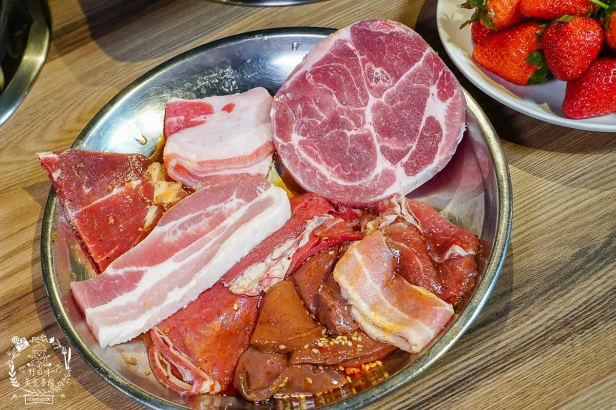 吃到飽最低328元！火烤兩吃80種食材＋韓式料理無限吃，還能自煮海鮮痛風鍋