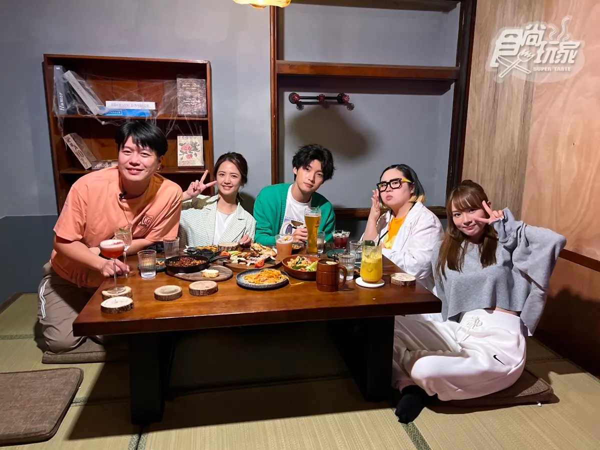 李易「前女友」臧芮軒作客《瘋狂總部》!與劉育仁拍《加油喜事》戲裡鬥到戲外 李易「前女友」臧芮軒作客《瘋狂總部》!與劉育仁拍《加油喜事》戲裡鬥到戲外