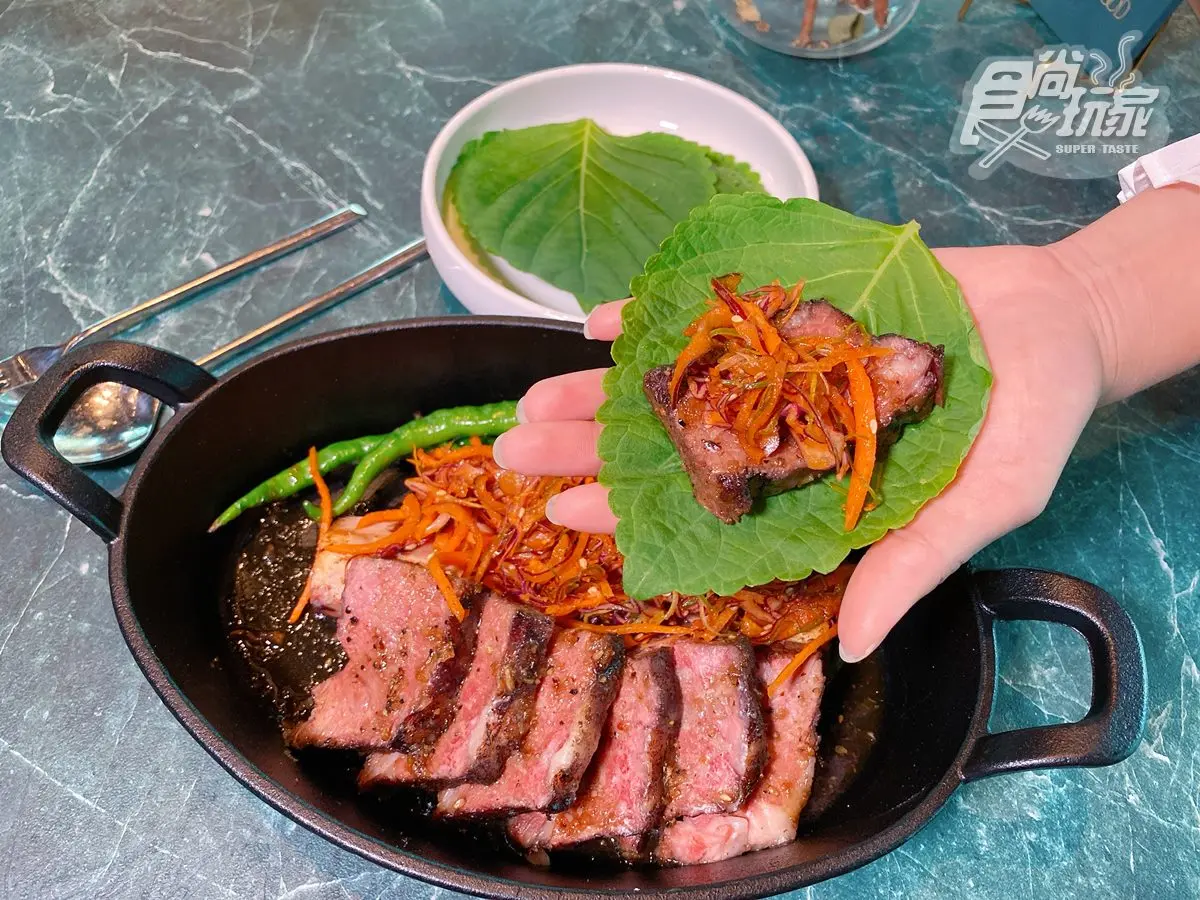 全台最多樓中樓房型飯店！必拍６公尺落地窗打卡房，全天爽拿免費點心、飲料