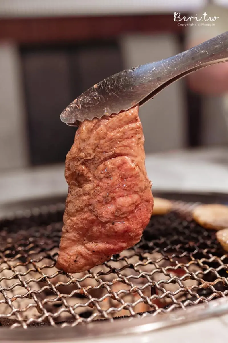 年末聚餐先收!6家KTV歡唱餐廳:自己釣龍蝦、專人代烤燒肉、華燈初上場景 年末聚餐先收!6家KTV歡唱餐廳:自己釣龍蝦、專人代烤燒肉、華燈初上場景