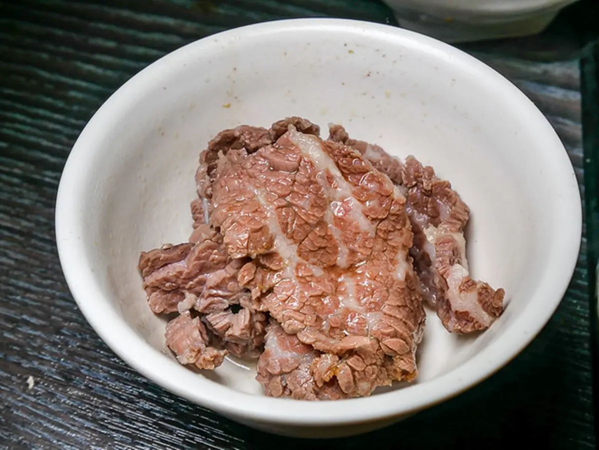 免跑台南「台北最強溫體牛火鍋」！想吃至少排隊30分鐘，內行必點厚切牛舌