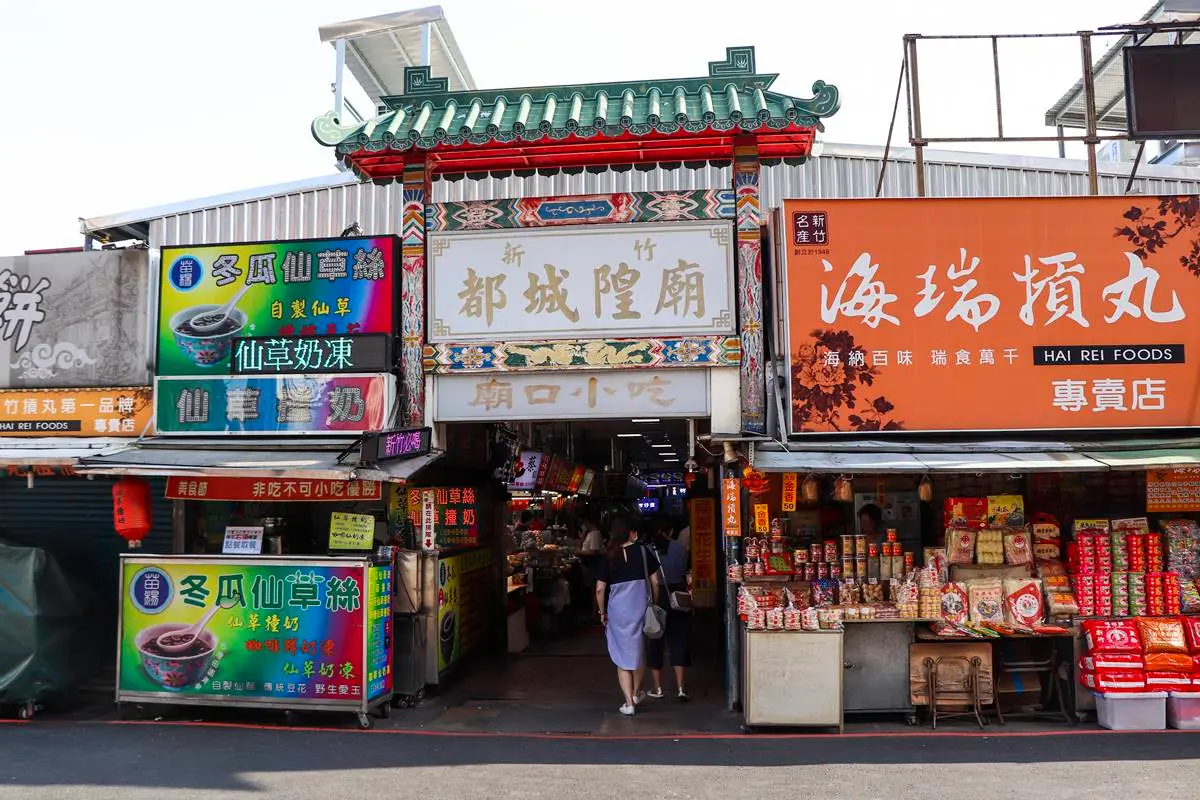 連肉控都變常客！城隍廟飄香80年唯一「素食店」，高僧最愛必點酸辣湯＋炒麵