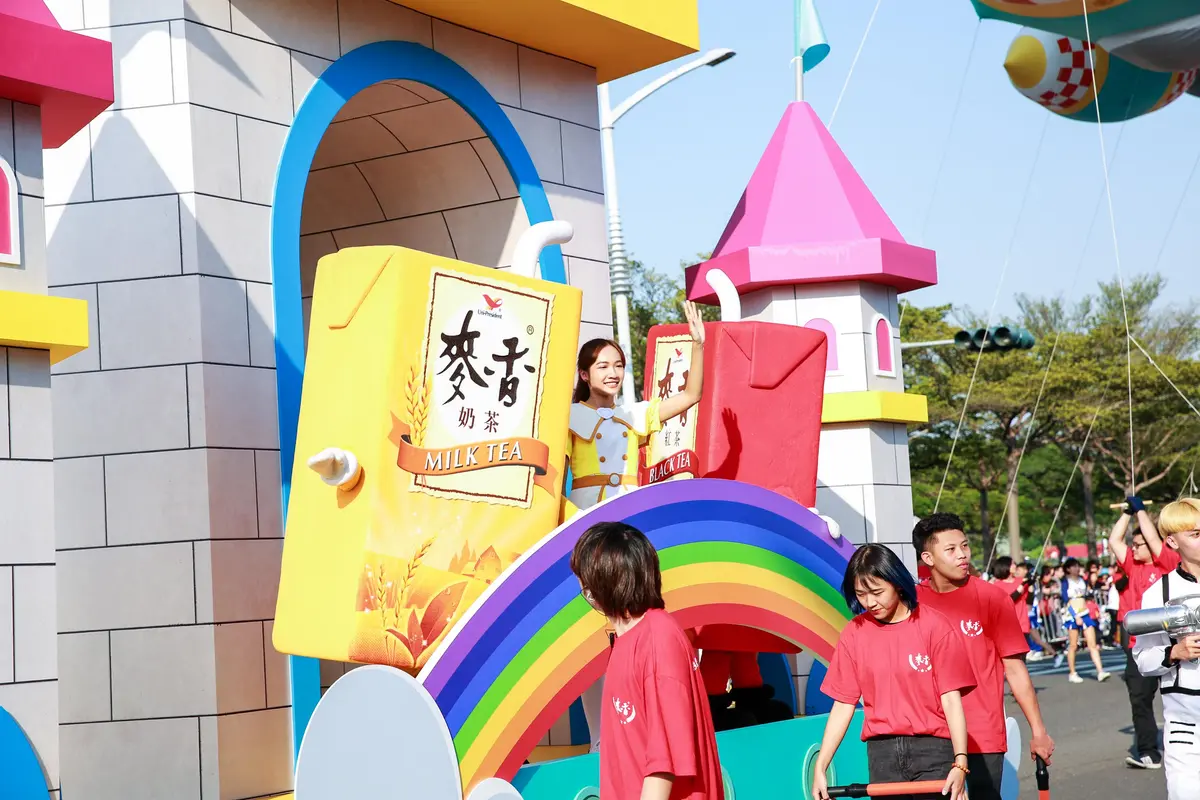 衝高雄追氣球!7-11「OPEN!大氣球遊行」KITTY、史努比+卡娜赫拉5組兔兔拍到飽 衝高雄追氣球!7-11「OPEN!大氣球遊行」KITTY、史努比+卡娜赫拉5組兔兔拍到飽