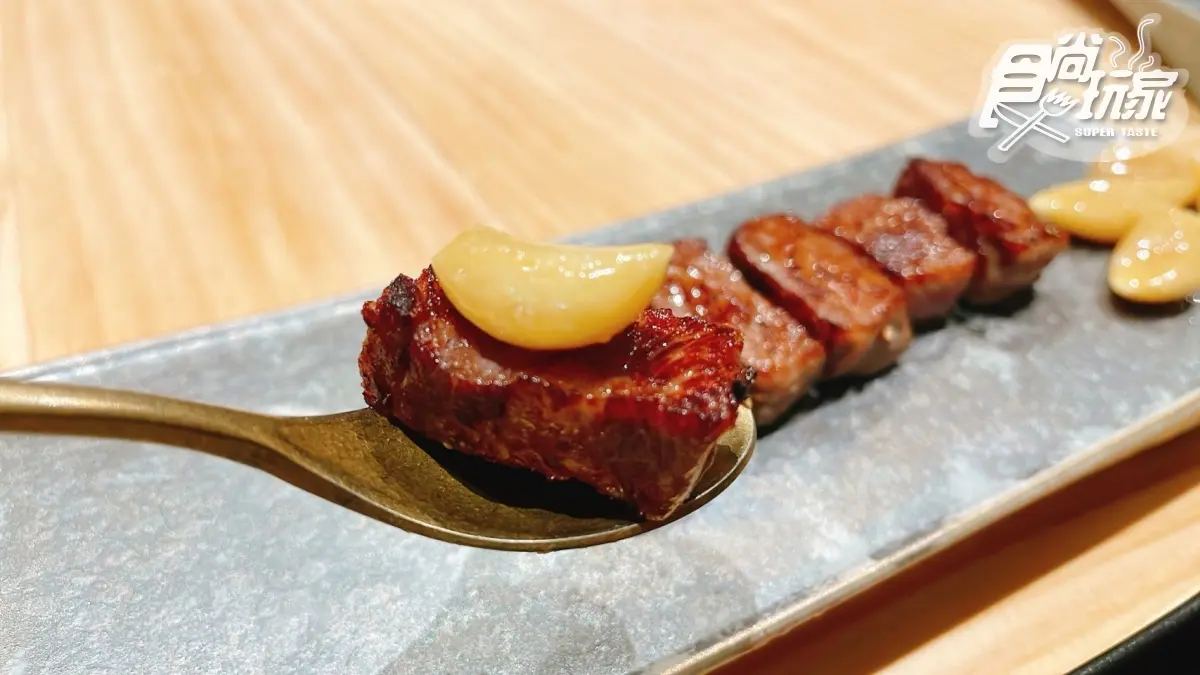 【新開店】直擊王品新鐵板燒！「阪前」推頂級和牛７吃，開幕送獺祭金箔和牛頰