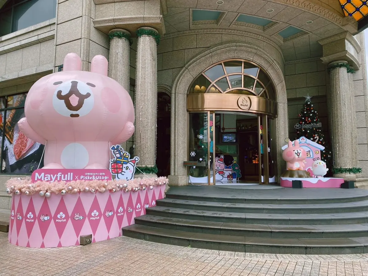 全台首家「卡娜赫拉牛排館」！粉紅兔兔、P助自助吧開吃，還有主題超市可逛