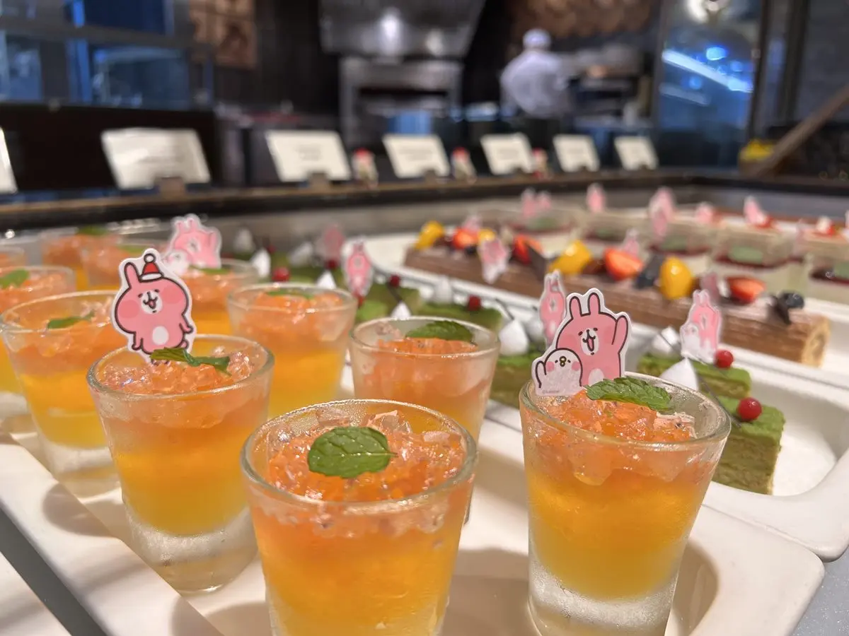 全台首家「卡娜赫拉牛排館」！粉紅兔兔、P助自助吧開吃，還有主題超市可逛