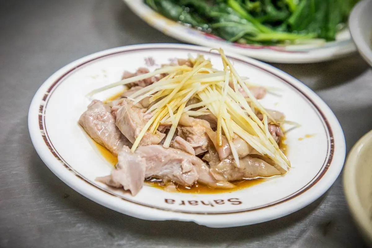 嘉義最狂排隊宵夜!「神級雞肉飯」好評飆破4000則,軟Q火雞肉片鮮嫩多汁 嘉義最狂排隊宵夜!「神級雞肉飯」好評飆破4000則,軟Q火雞肉片鮮嫩多汁