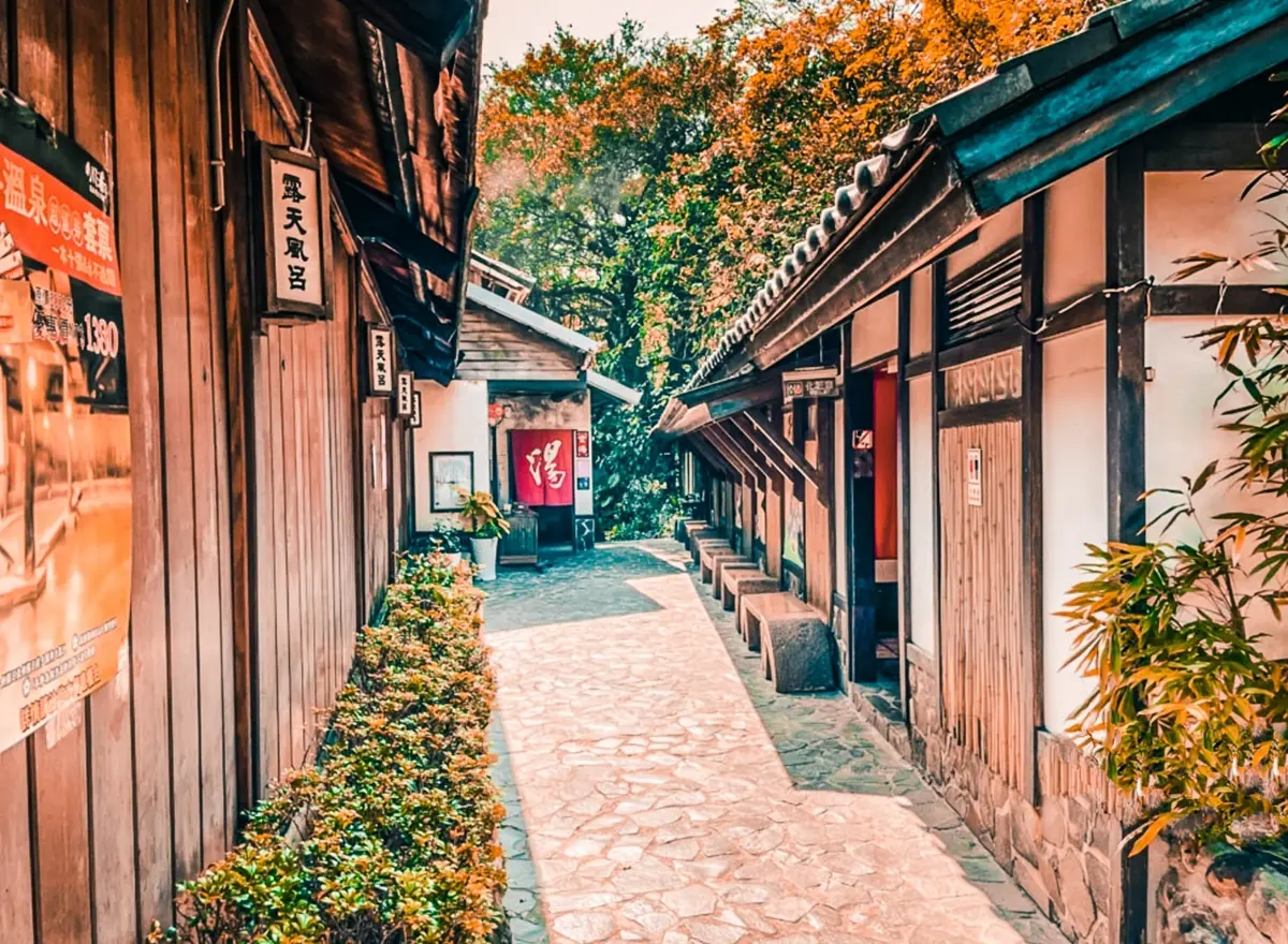 泡溫泉抗寒流!「復古溫泉餐廳」神復刻京都街道,入夜秒變《神隱少女》場景 泡溫泉抗寒流!「復古溫泉餐廳」神復刻京都街道,入夜秒變《神隱少女》場景