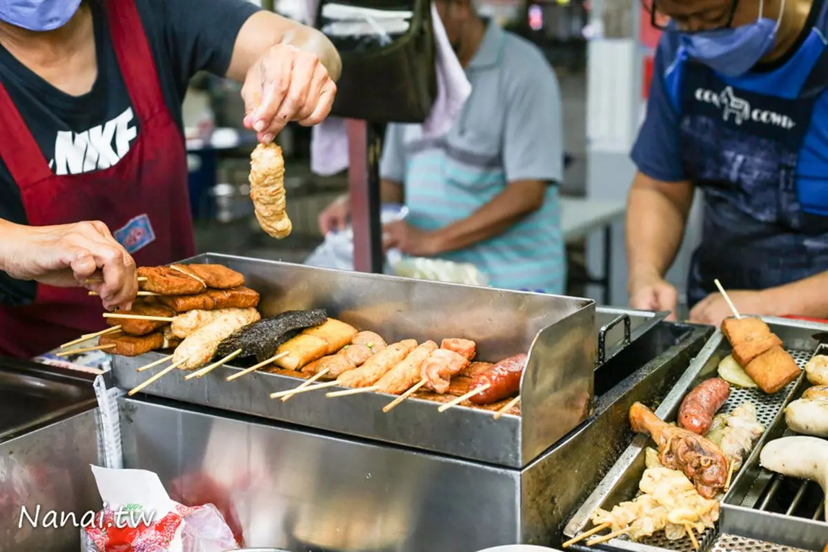 年度最強抗漲美食！６佛系銅板小吃：45元蝦仁炒飯、65元爆量雞塊、10元串燒
